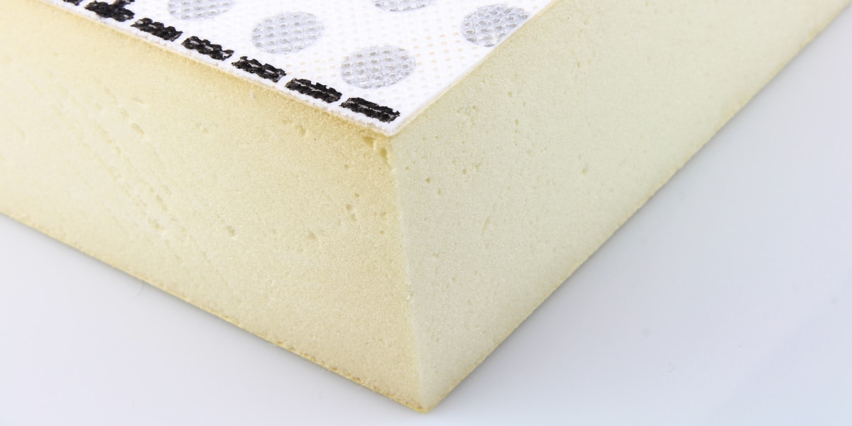 isolation toiture par projection de mousse